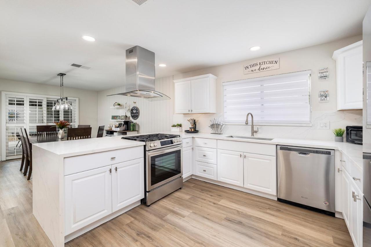 Single Story Minutes From Summerlin With Rv Parking & Dog Friendly Las Vegas Exterior foto